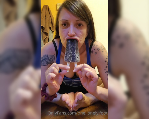 One lonely foot aka one.lonely.foot OnlyFans - Popsicle BJ with soles 1 min video