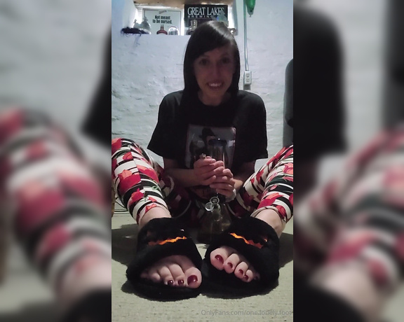 One lonely foot aka one.lonely.foot OnlyFans - Rips with a Halloween theme