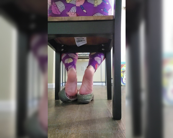 One lonely foot aka one.lonely.foot OnlyFans - Slipper play under my chair