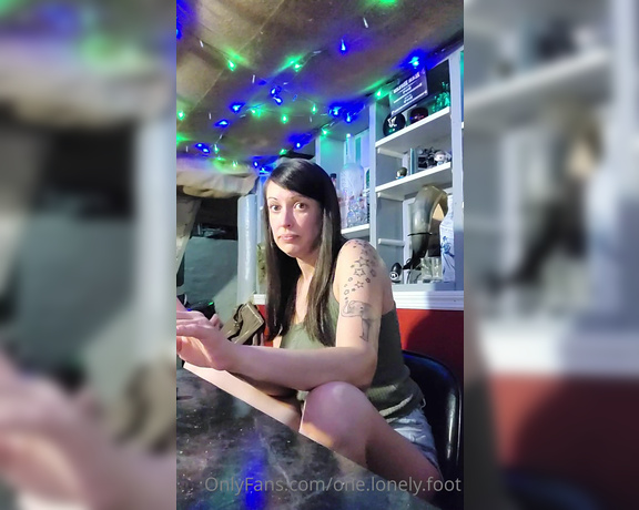 One lonely foot aka one.lonely.foot OnlyFans - Bong rip session 1 min video