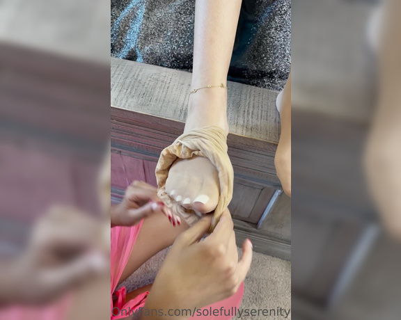 Solefully Serenity aka solefullyserenity OnlyFans - Preview of me oiling down and rubbing my besties pretty feet after removing her stockings