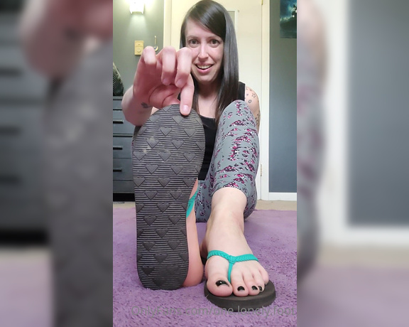 One lonely foot aka one.lonely.foot OnlyFans - Quick flip flop removal