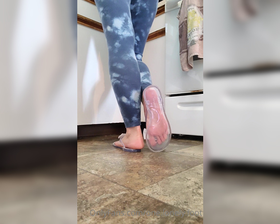 One lonely foot aka one.lonely.foot OnlyFans - Clear flip flops tease 4 min video