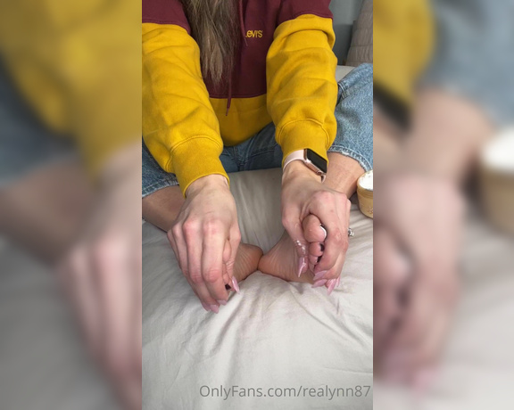 ReaLynn aka realynn87 OnlyFans - This would feel so much better if it was your hands