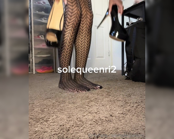 Solequeenri aka solequeenri OnlyFans - Heel removal + a little surprise at the end how gorgeous are these heels that