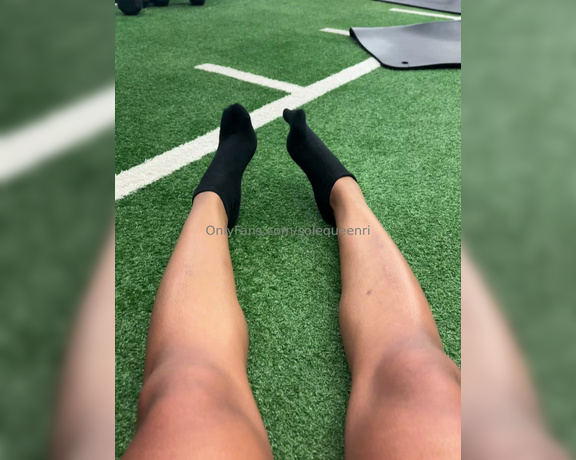 Solequeenri aka solequeenri OnlyFans - Sock removal after my workout