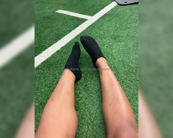 Solequeenri aka solequeenri OnlyFans - Sock removal after my workout