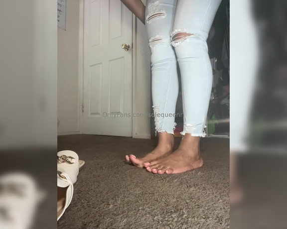 Solequeenri aka solequeenri OnlyFans - LoaferMules removal + oil joi