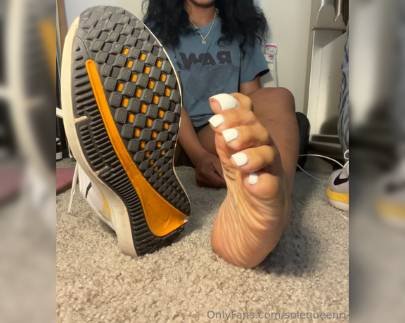 Solequeenri aka solequeenri OnlyFans - Post run shoe and sock removal