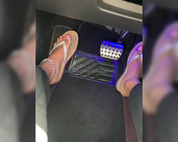 Solequeenri aka solequeenri OnlyFans - Driving in flip flopsbarefoot tease