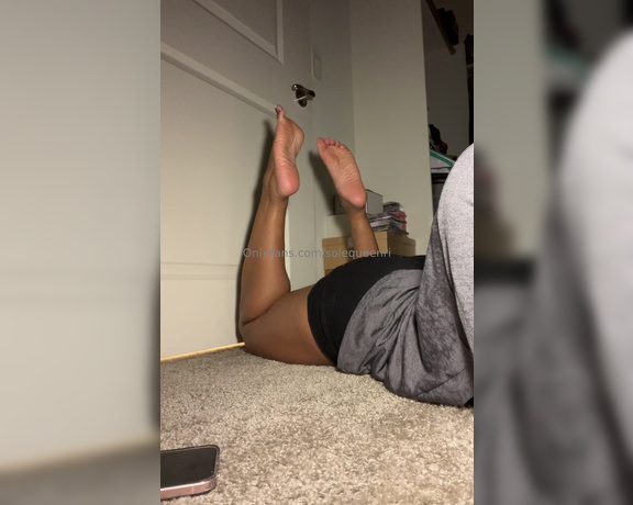 Solequeenri aka solequeenri OnlyFans - Joi in the pose my pretty & soft feet