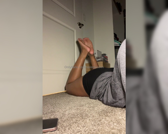 Solequeenri aka solequeenri OnlyFans - Joi in the pose my pretty & soft feet