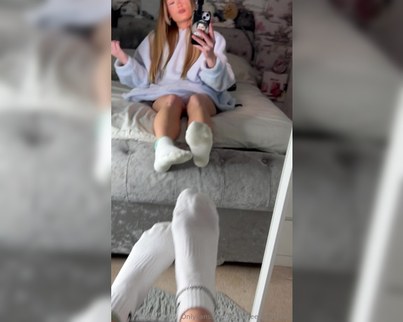 Lorraine Edwards aka lorraineedwards91 OnlyFans - Dirty sock joi