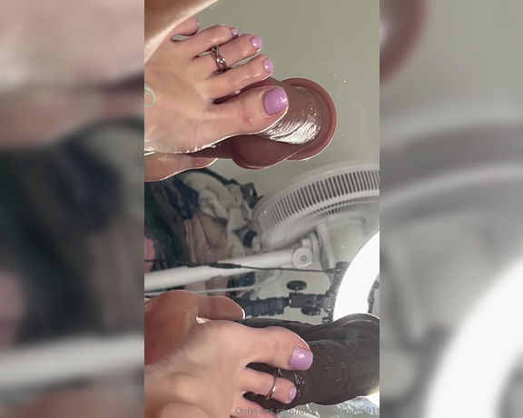 Lorraine Edwards aka lorraineedwards91 OnlyFans - 2 man footjob pov