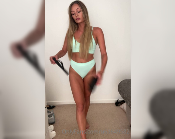 Lorraine Edwards aka lorraineedwards91 OnlyFans - Shoe change