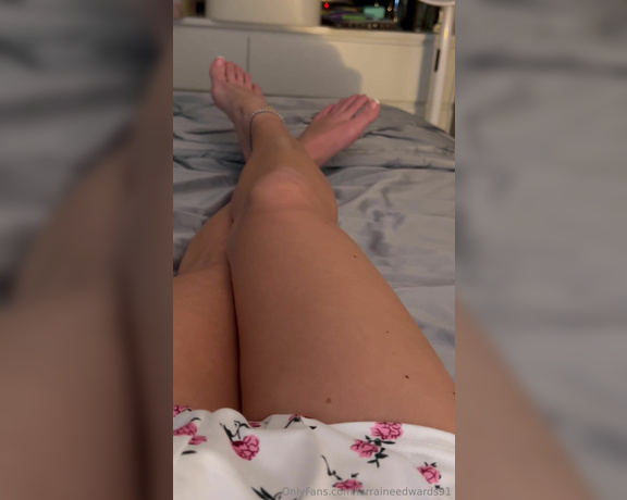 Lorraine Edwards aka lorraineedwards91 OnlyFans - Enjoying myself while I take off my frilly socks and look at my little pretty pedicured
