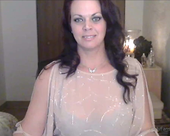 Diane Andrews aka Dianeandrews Onlyfans - Hey guys! Im doing a little revamping of my stores and such and I came across this older video way