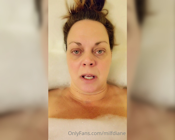 Diane Andrews aka Dianeandrews Onlyfans - Heres an update for you guys Ill be getting to your messages tomorrow Hope everyone is well