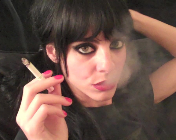 ManyVids - Dani Lynn - Smoke and Pigtails