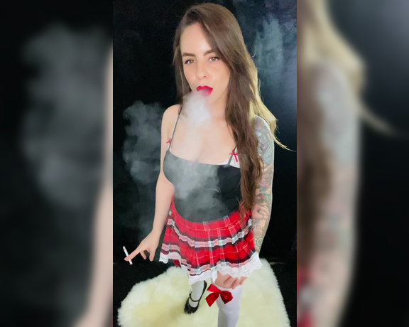 ManyVids - Dani Lynn - Smoking in Plaid Skirt