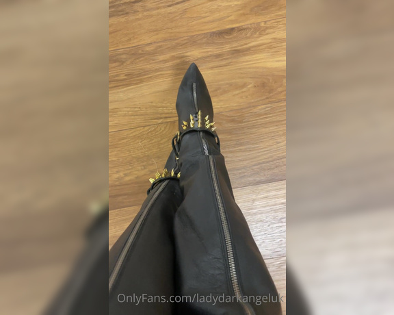 Lady Dark Angel aka Ladydarkangeluk Onlyfans - Leather and spurs