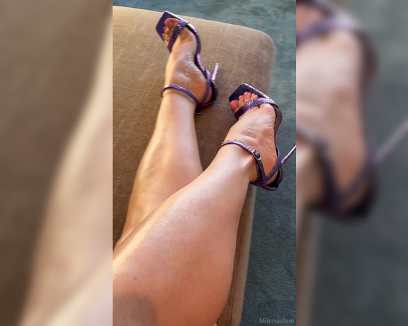 Simply Milena aka simplymilena OnlyFans - Pink nails and shiny blue heels