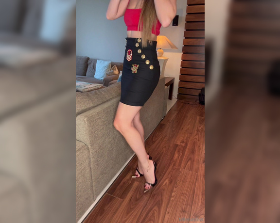 Simply Milena aka simplymilena OnlyFans - Some leg and sole views!