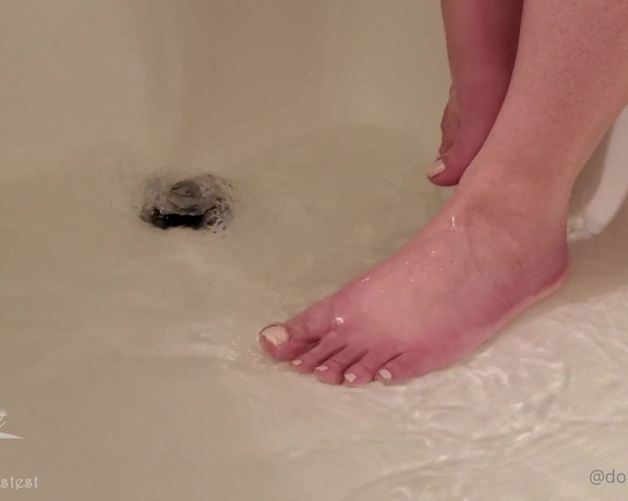 DMostest aka doingthemostest OnlyFans - Things got a littledirty today and my feet needed a good wash!