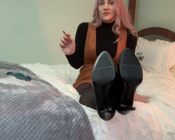 DMostest aka doingthemostest OnlyFans - First video is nylons with heels which I took for this page I took the second