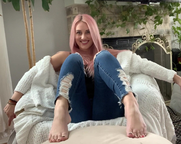 DMostest aka doingthemostest OnlyFans - Do you like my pretty feet