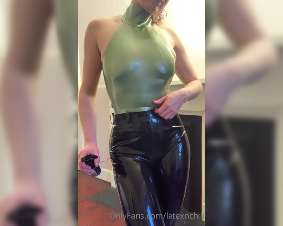 Goddess Lexi Chill aka latexnchill OnlyFans - We both know I shouldn’t have to shine myself but atleast I make sure I have