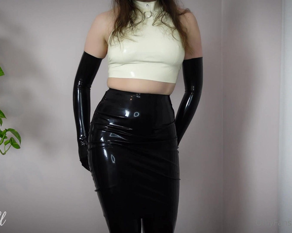 Goddess Lexi Chill aka latexnchill OnlyFans - I love how much of a fun surprise this skirt is A pencil skirt would