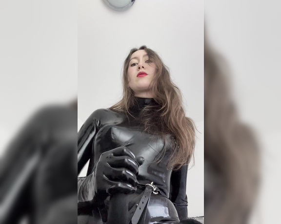 Goddess Lexi Chill aka latexnchill OnlyFans - Just wondering how much i could make you beg for