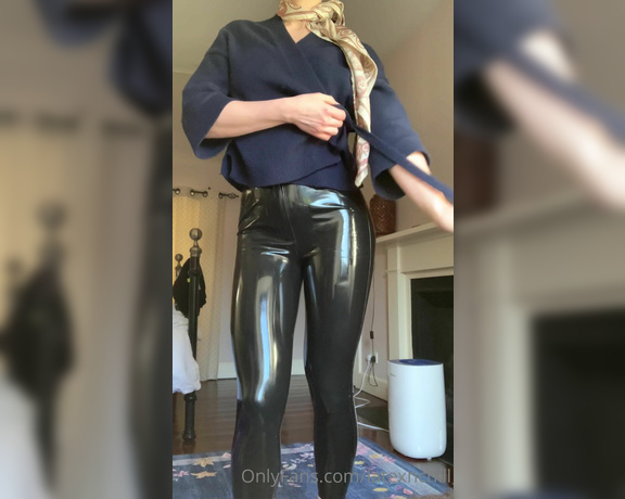 Goddess Lexi Chill aka latexnchill OnlyFans - Show off