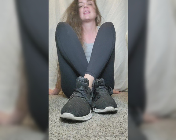 Megan Fletcher aka sweetsoleprincess OnlyFans - Sweaty after gym shoe strip Again You boys cant get enough of this, but thats