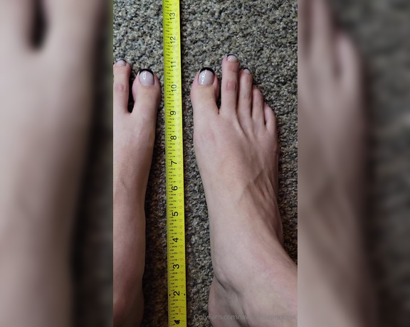 Megan Fletcher aka sweetsoleprincess OnlyFans - Requested  Measuring my feet from top view angle This requestor asked me to try