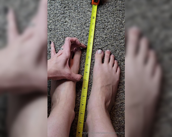 Megan Fletcher aka sweetsoleprincess OnlyFans - Requested  Measuring my feet from top view angle This requestor asked me to try