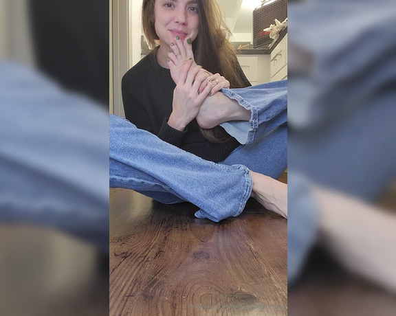 Megan Fletcher aka sweetsoleprincess OnlyFans - Lets suck my toes together Me first and then you Ps  do you like