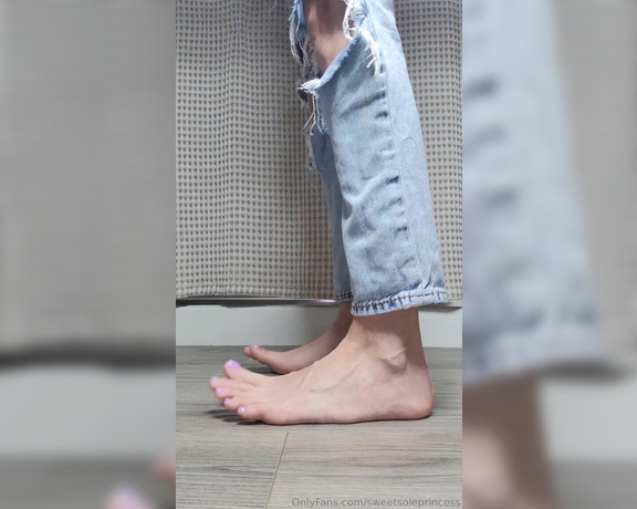 Megan Fletcher aka sweetsoleprincess OnlyFans - Showing off my big feet for you from all angles Did I miss any Let