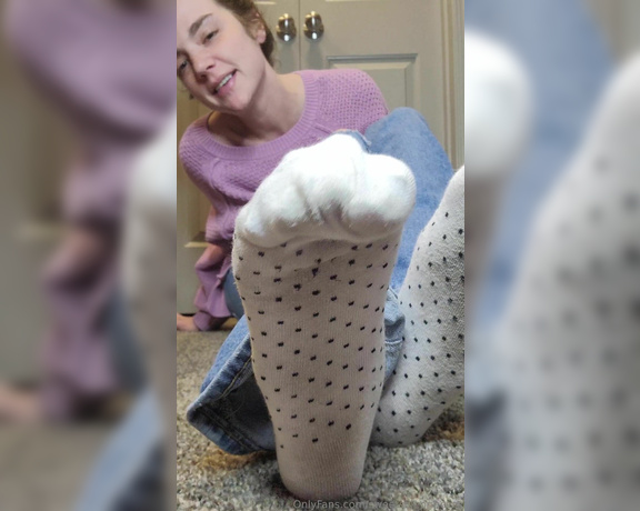 Megan Fletcher aka sweetsoleprincess OnlyFans - Removing my dirty socks for you Did you know I also sell socks These socks