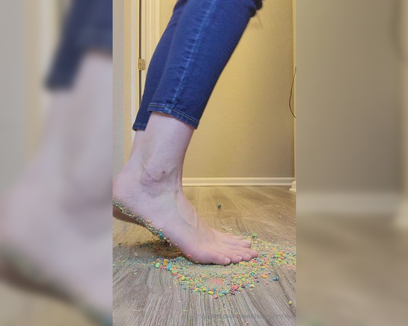 Megan Fletcher aka sweetsoleprincess OnlyFans - You cant get enough of being crushed under my giant perfect soles