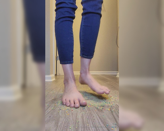 Megan Fletcher aka sweetsoleprincess OnlyFans - You cant get enough of being crushed under my giant perfect soles