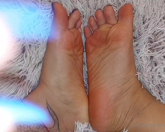 Mica Sandy aka sandysmallfeet OnlyFans - I lost the bet so now I have to show you my soles and let you