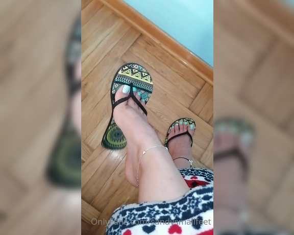 Mica Sandy aka sandysmallfeet OnlyFans - Do you miss my dangling flip flop Enjoy