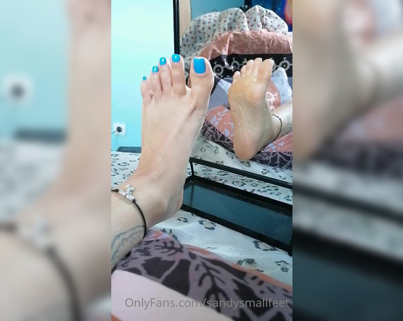 Mica Sandy aka sandysmallfeet OnlyFans - I like soles and toes in same frame do you like this video