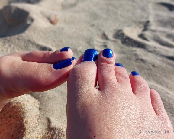 Mica Sandy aka sandysmallfeet OnlyFans - Sound of waves, sand and perfect blue pedi Sensual toes wiggling video, so sexy