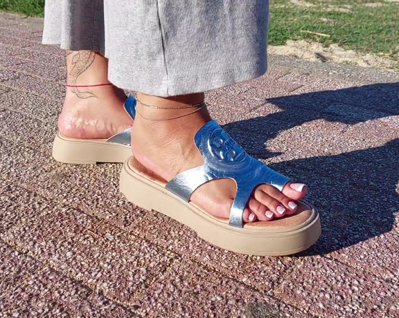 Mica Sandy aka sandysmallfeet OnlyFans - He knows how to spoil me with new sandals