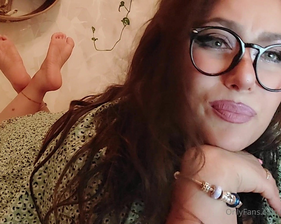 Mica Sandy aka sandysmallfeet OnlyFans - You are my boyfriend and and we are on FaceTime Im so busy with homework and