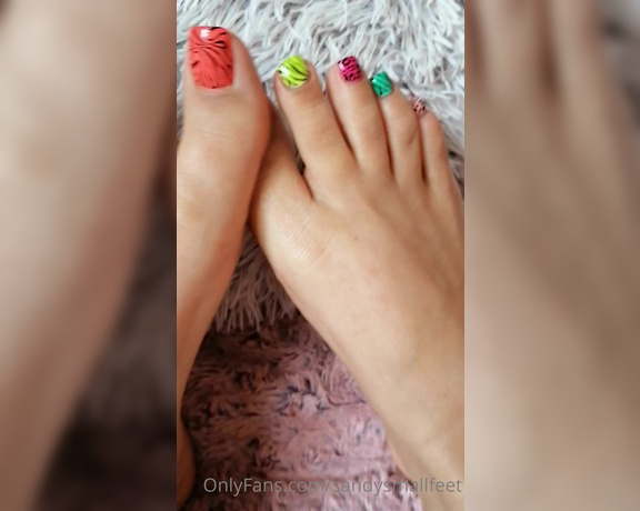 Mica Sandy aka sandysmallfeet OnlyFans - Little happiness for this rainy day
