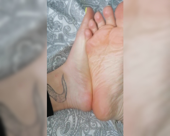 Mica Sandy aka sandysmallfeet OnlyFans - You cant even imagine how incredibly soft they are tell me your thoughts